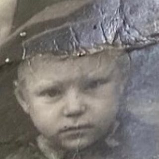 Лицо на фотографии: Попов Анатолий Михайлович